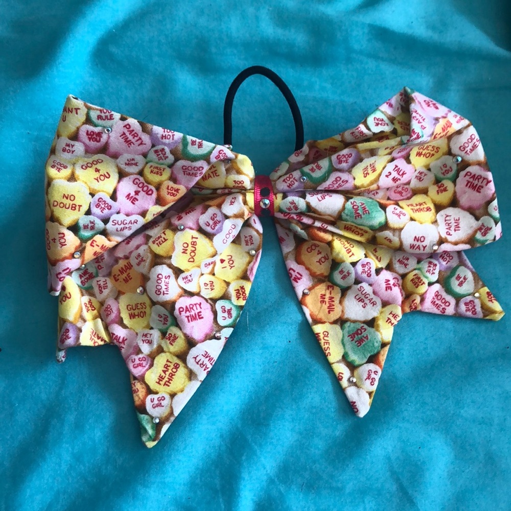 Cheer bow